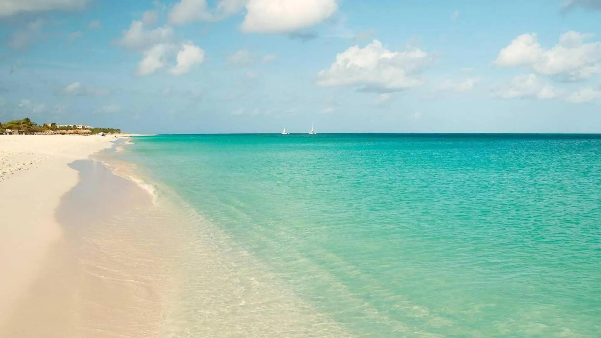 Сasa de vacaciones Beachfront - Emerald View 2Br Condo - P416 Palm Beach Aruba