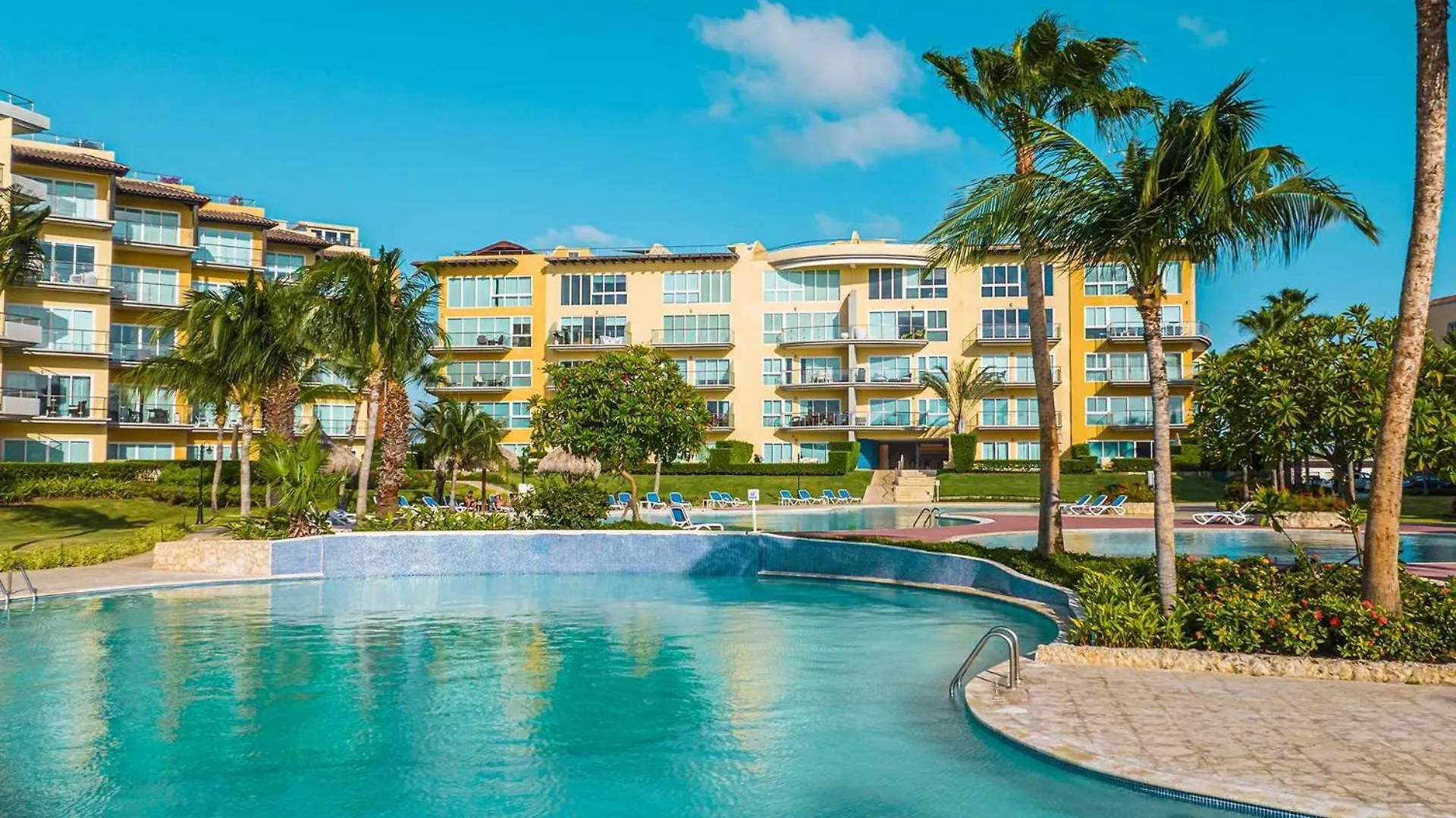 Beachfront - Emerald View 2Br Condo - P416 Palm Beach Aruba